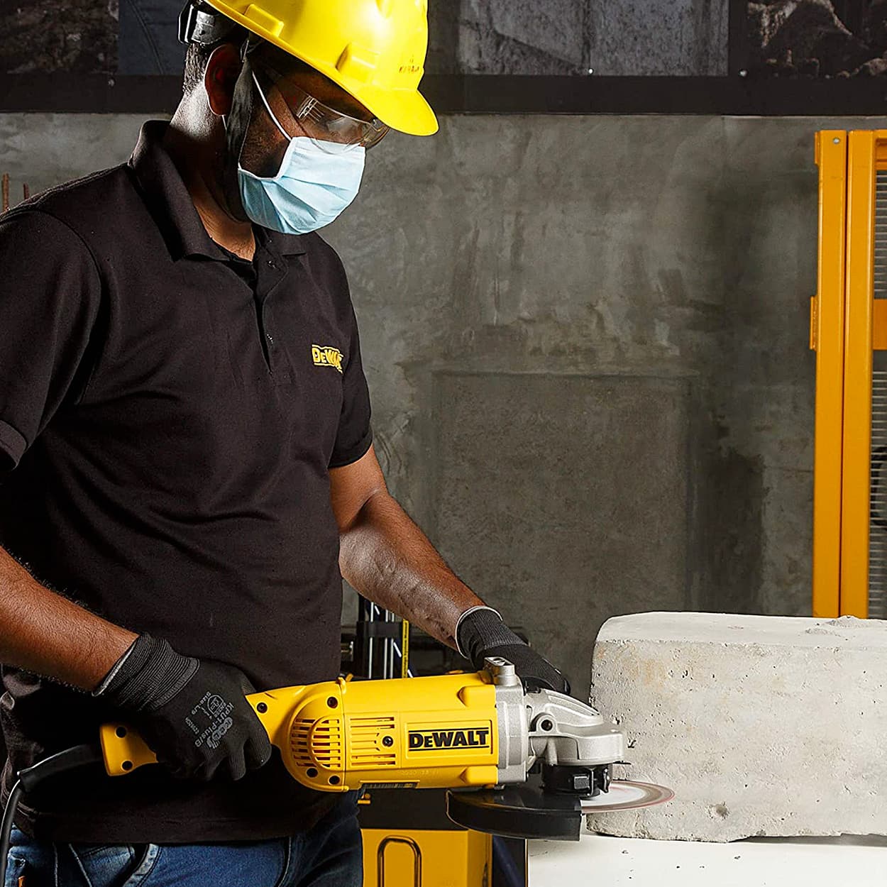 Dewalt 230mm / 9 inch 2600W Heavy Duty Large Angle Grinder, DWE496-IN