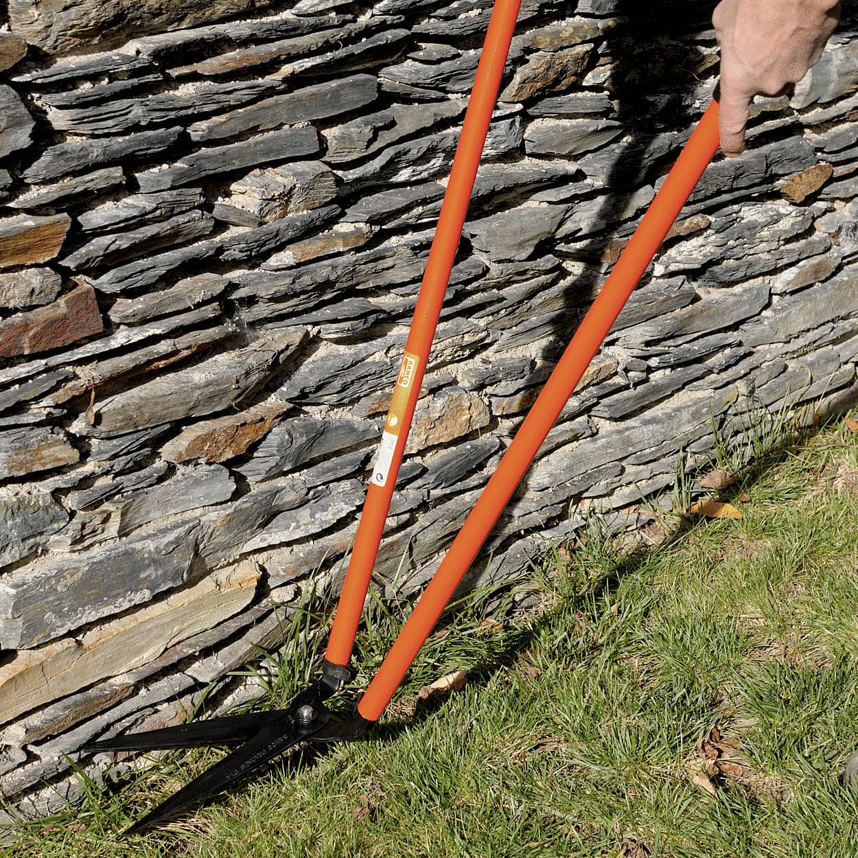 Bahco 1100 mm Duck's Foot Grass Shears With Plastic Sleeve Handle, P74
