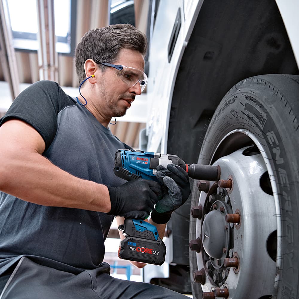 Bosch 3/4 Inch Sq. / 18V Professional Cordless Impact Wrench (Biturbo Brushless), GDS 18V-1050 H