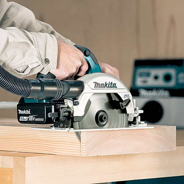 Makita 18V LXT BL 165 mm (6-1/2") Cordless Circular Saw with Rapid Charger & 2 Pcs 3.0Ah Batteries, DHS660RFJ