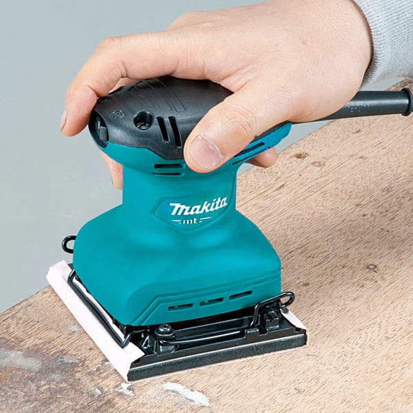 Makita 1/4 Sheet 180 W Finishing Sander, M9200B