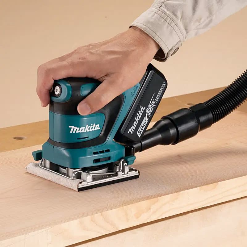 Makita 18V LXT 1/4 Sheet Cordless Finishing Sander with Rapid Charger & 2 Pcs 5.0Ah Batteries, DBO482RTJ
