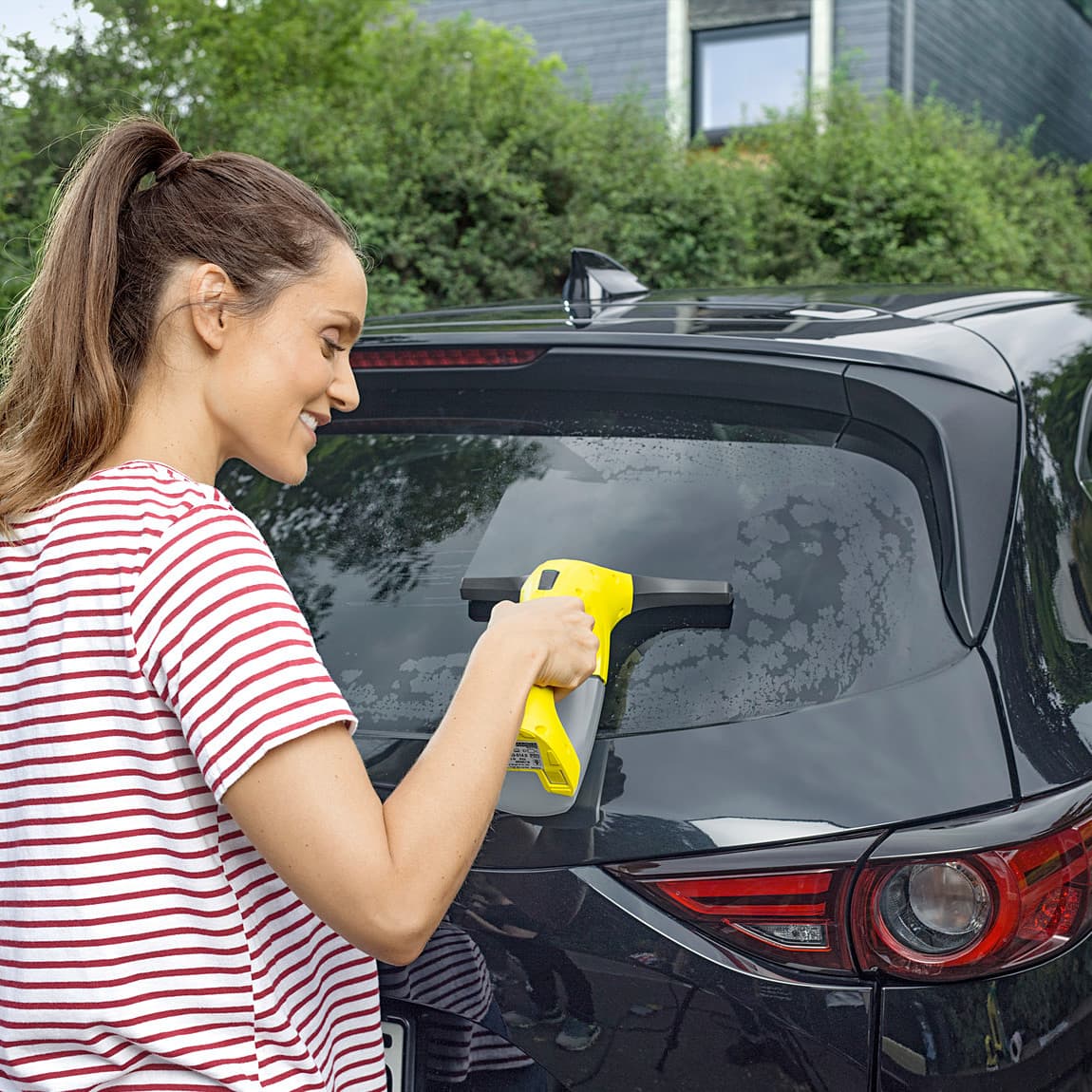 Karcher 3.7V WV1 Plus Window Cleaner With Spray Bottle, 1.633-203.0