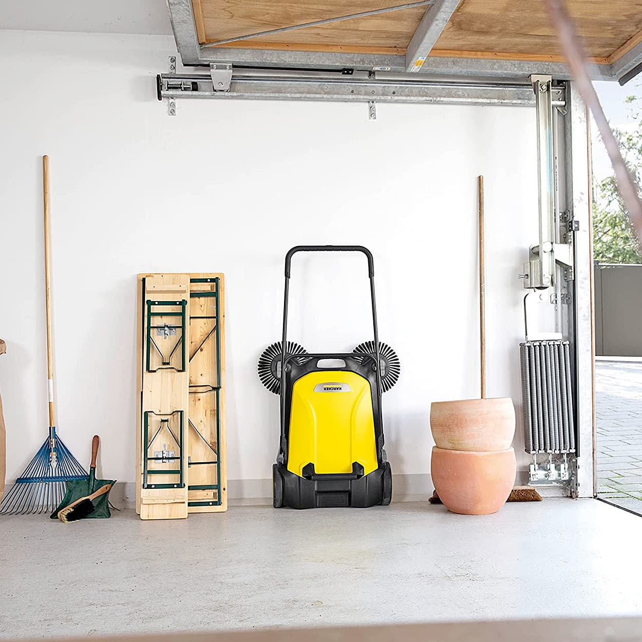 Karcher 20 Litre / 2400m2/h S4 Twin Push Sweeper, 1.766-360.0