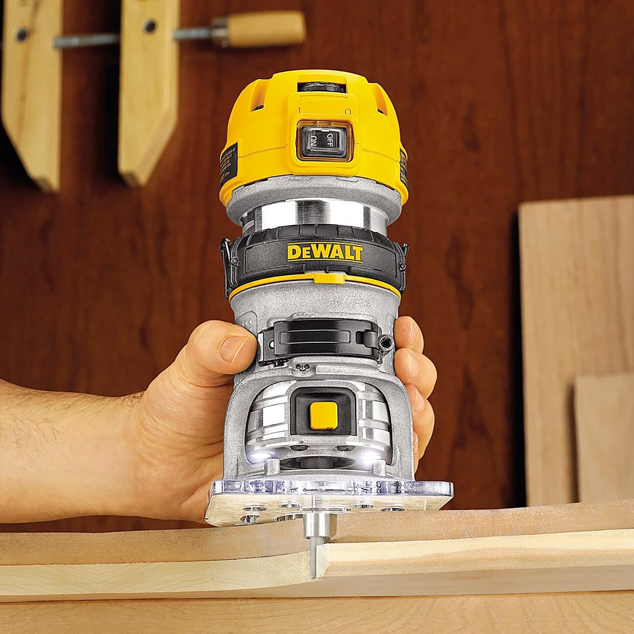 Dewalt 900W 6 - 8mm Compact Fixed Base Router, D26200-QS