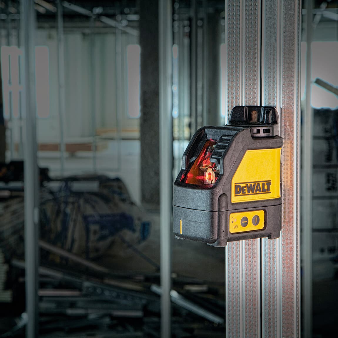 Dewalt Cross Line Laser For Various Leveling & Layout Applications (Red), DW088K-XJ