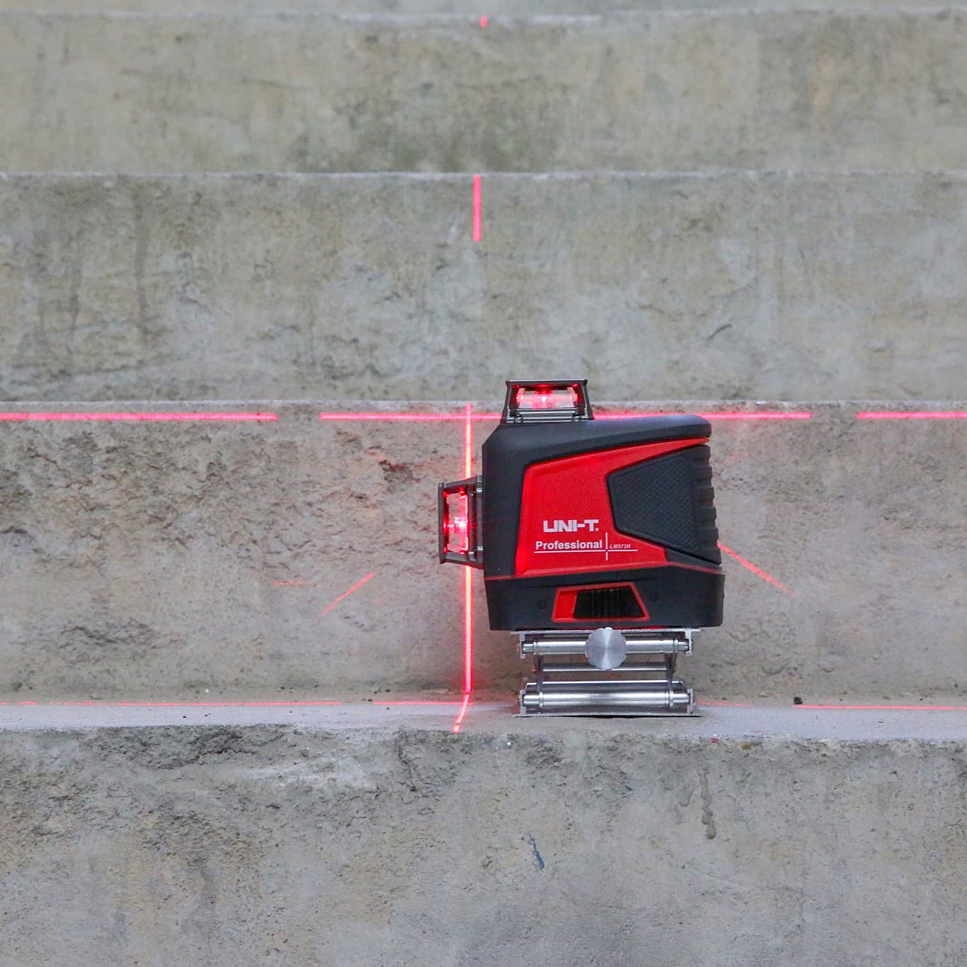 UNI-T 12 Lines Professional Laser Level, LM575R