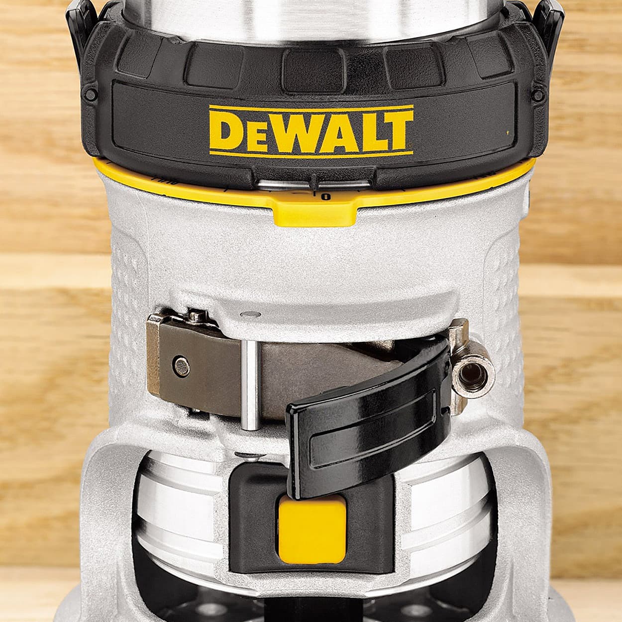 Dewalt 900W 6 - 8mm Compact Fixed Base Router, D26200-QS