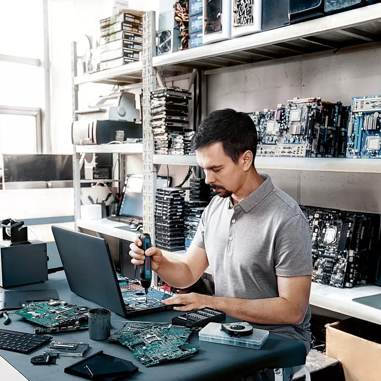 Bosch 3.6V Lithium-ion Cordless Screwdriver Kit (33 Pcs Screwdriver Bit Set), Go 2.0 Kit