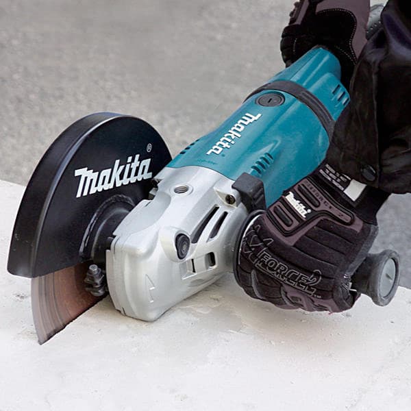 Makita 230mm / 9 inch, 2400W Angle Grinder with Large Trigger Switch, GA9030