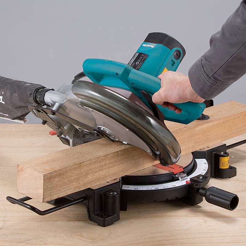 Makita 255 mm / 10 inch 1500W Compound Miter Saw, M2300B