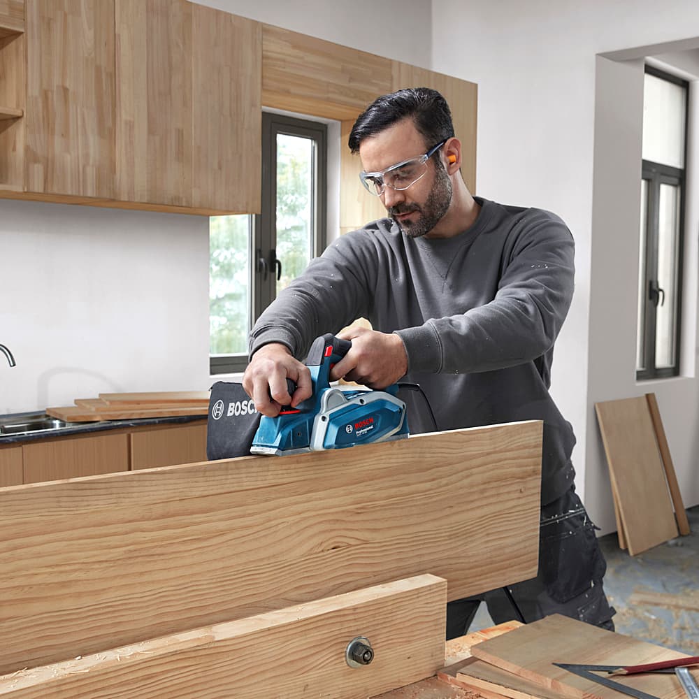 Bosch 0 - 1.6 mm 600W Professional Planer, GHO 16-82