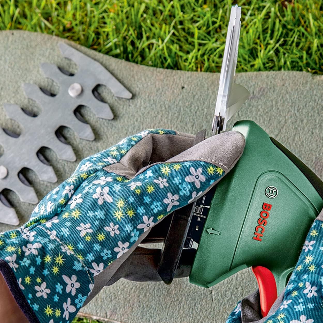 Bosch 3.6V Cordless Shrub & Grass Shear (Easyshear), 0 600 833 341