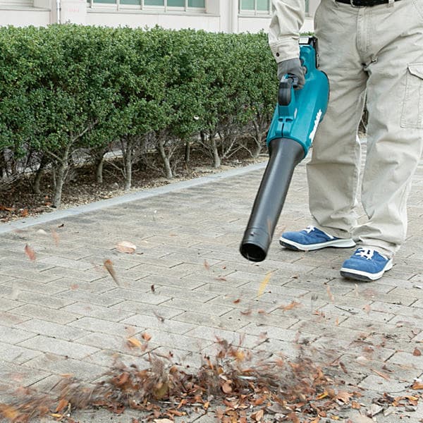 Makita 18V LXT BL Cordless Variable Speed Blower with Rapid Charger & 1 Pcs 5.0Ah Batteries, DUB184ST