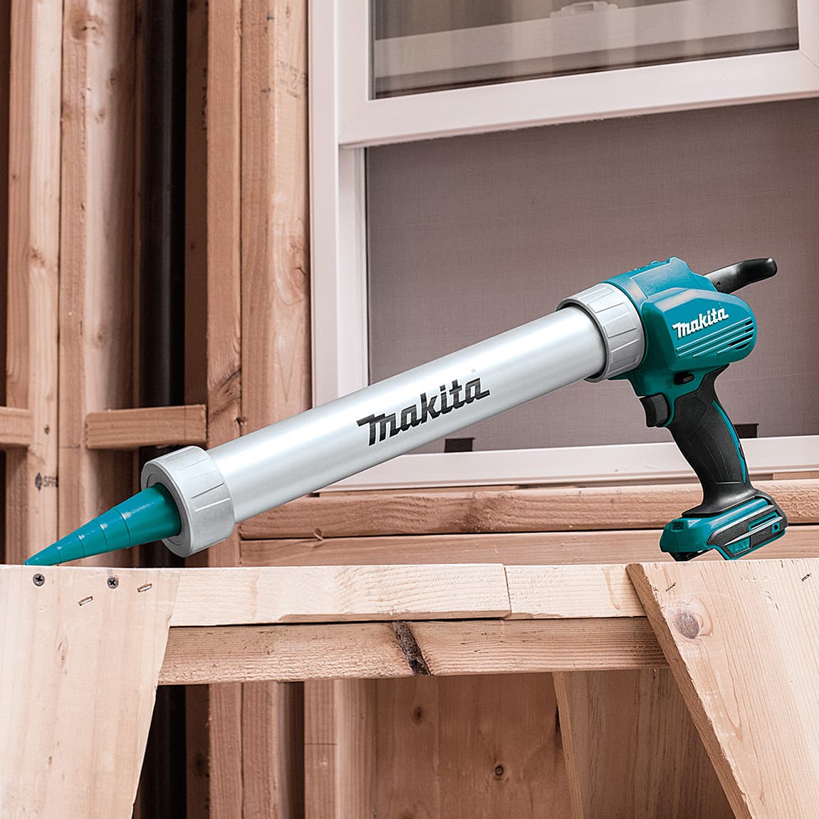 Makita 18V LXT Li-Ion 800ml Cordless Caulking Gun (Bare Tool), DCG180ZB