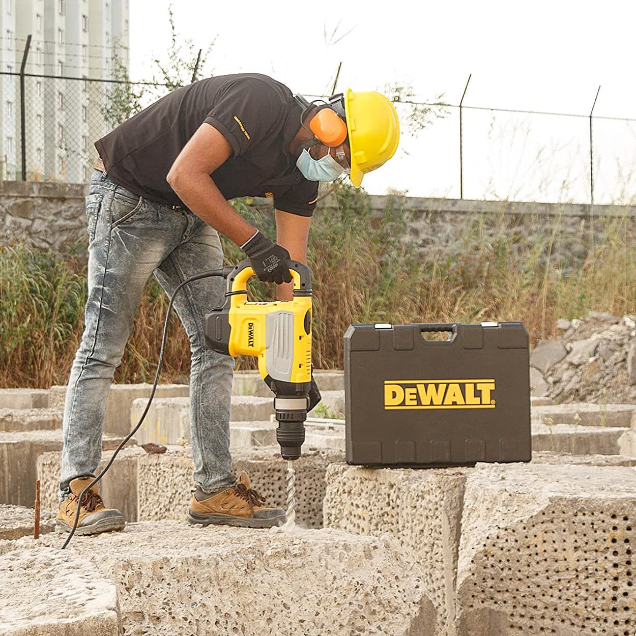 Dewalt 1600W 48mm SDS-Max 2-Mode Combi Hammer with Anti Rotation System-Perform & Protect Shield, D25733K-QS