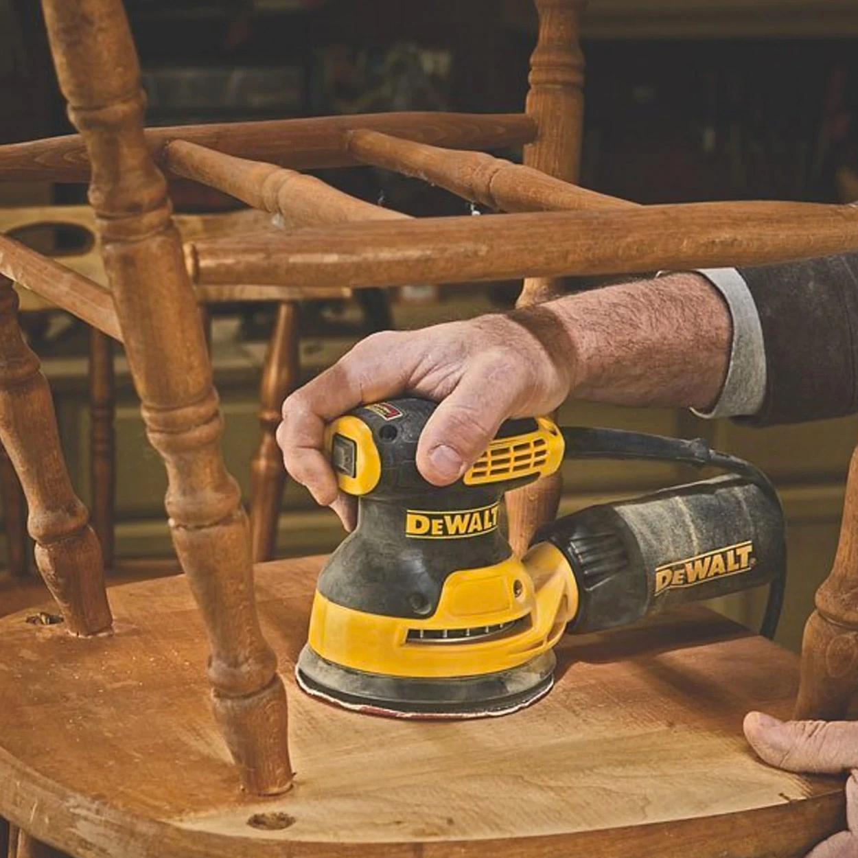 Dewalt 125mm 280W Random Orbit Palm Sander-Perform & Protect Shield, DWE6421-IN