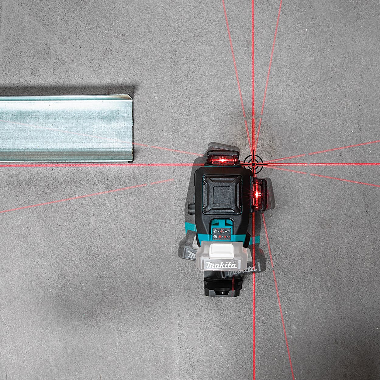 Makita 12V max CXT Li-Ion Rechargeable Red Multi Line Laser, SK700D
