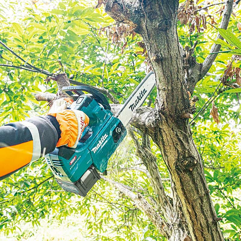 Makita 40Vmax XGT BL 25 cm (10") Cordless Chain Saw with Rapid Charger & 1Pcs 4.0Ah Battery, UC002GM101