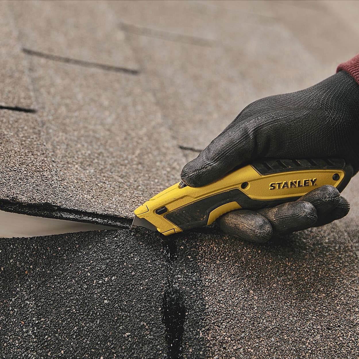 Stanley 175 mm Premium Retractable Blade Utility Knife, STHT10479-0