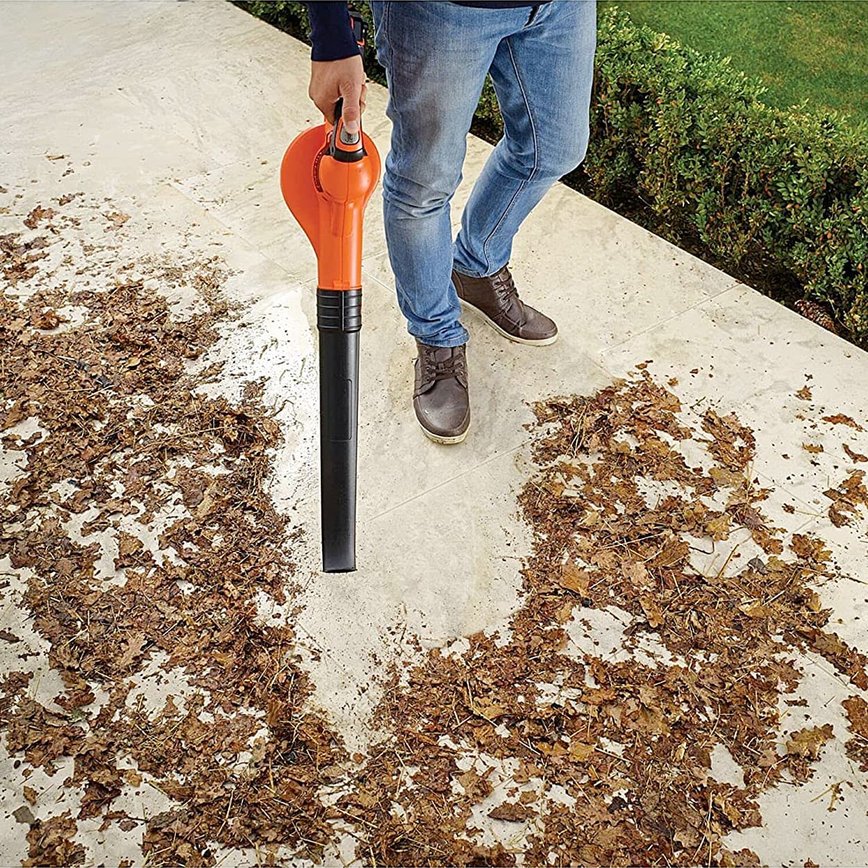 Black+Decker 18V Lithium-ion Cordless Power Boost Leaf Blower With 1x2.0 Ah Battery & Charger, GWC1820PCF-B1