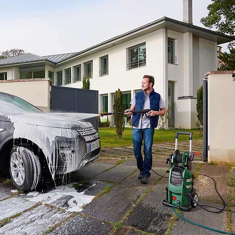Bosch Advanced Aquatak 160 2600W / 160 Bar High-Pressure Washer With High Pressure Gun