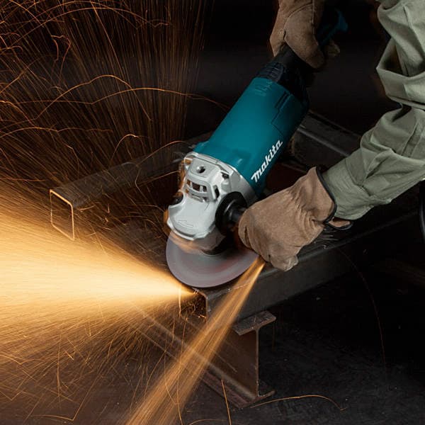 Makita 180mm / 7 inch, 2200W Angle Grinder with Anti-Restart Function, Soft Start & Large Trigger Switch, GA7060R