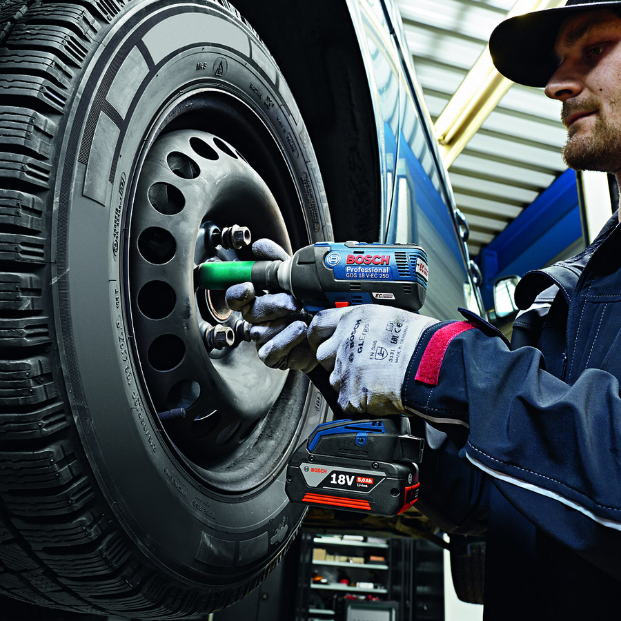Bosch 18V Professional Cordless Impact Wrench, GDS 18 V-EC 250