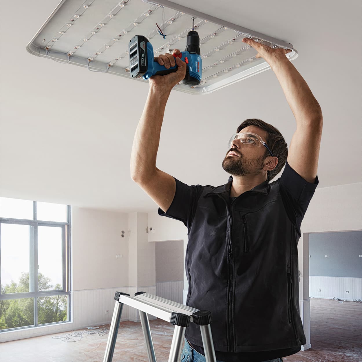 Bosch 18V Lithium-ion Professional Cordless Drill Driver With 2 Batteries & Charger (Brushless), GSR 185-LI