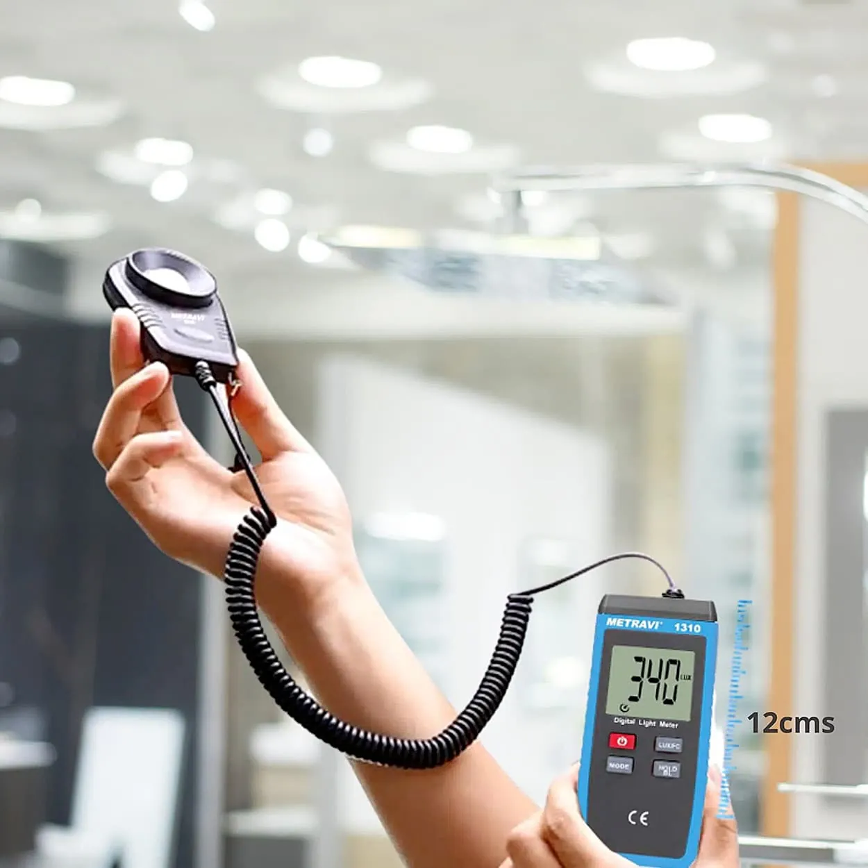 Metravi 0 - 199900 FC Auto-Ranging Digital Lux Meter (Measures In Lux & In Foot Candle), 1310