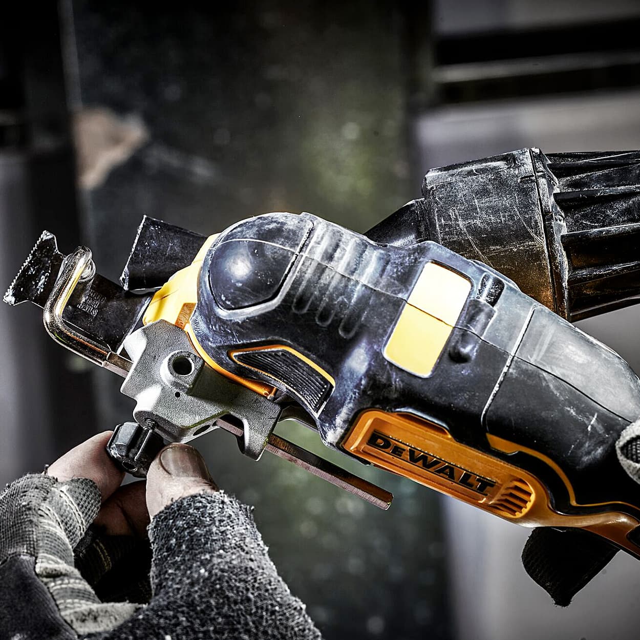 Dewalt 18V XR Li-ion Cordless Brushless Oscillating Multi-Tool With 3 Speed Selector (Bare Tool), DCS356N-XJ