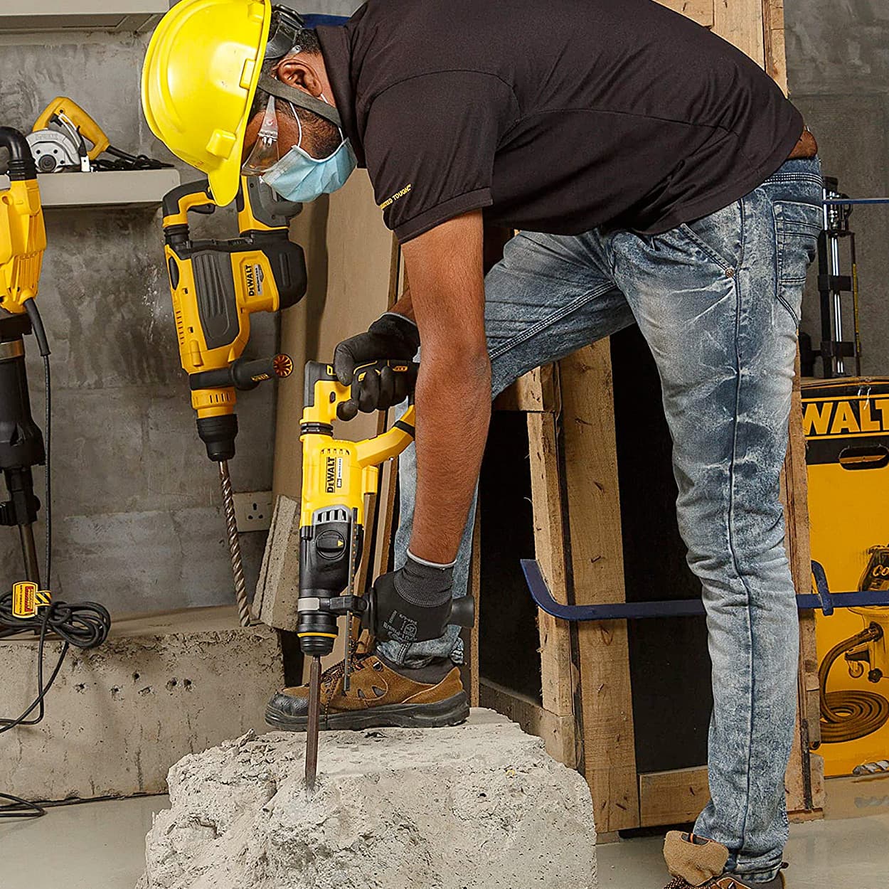 Dewalt 18V XR Li-ion D-Handle SDS Plus Cordless Rotary Hammer with Brushless Motor w 2x5.0Ah Batteries Included-Perform & Protect Shield, DCH263P2-KR