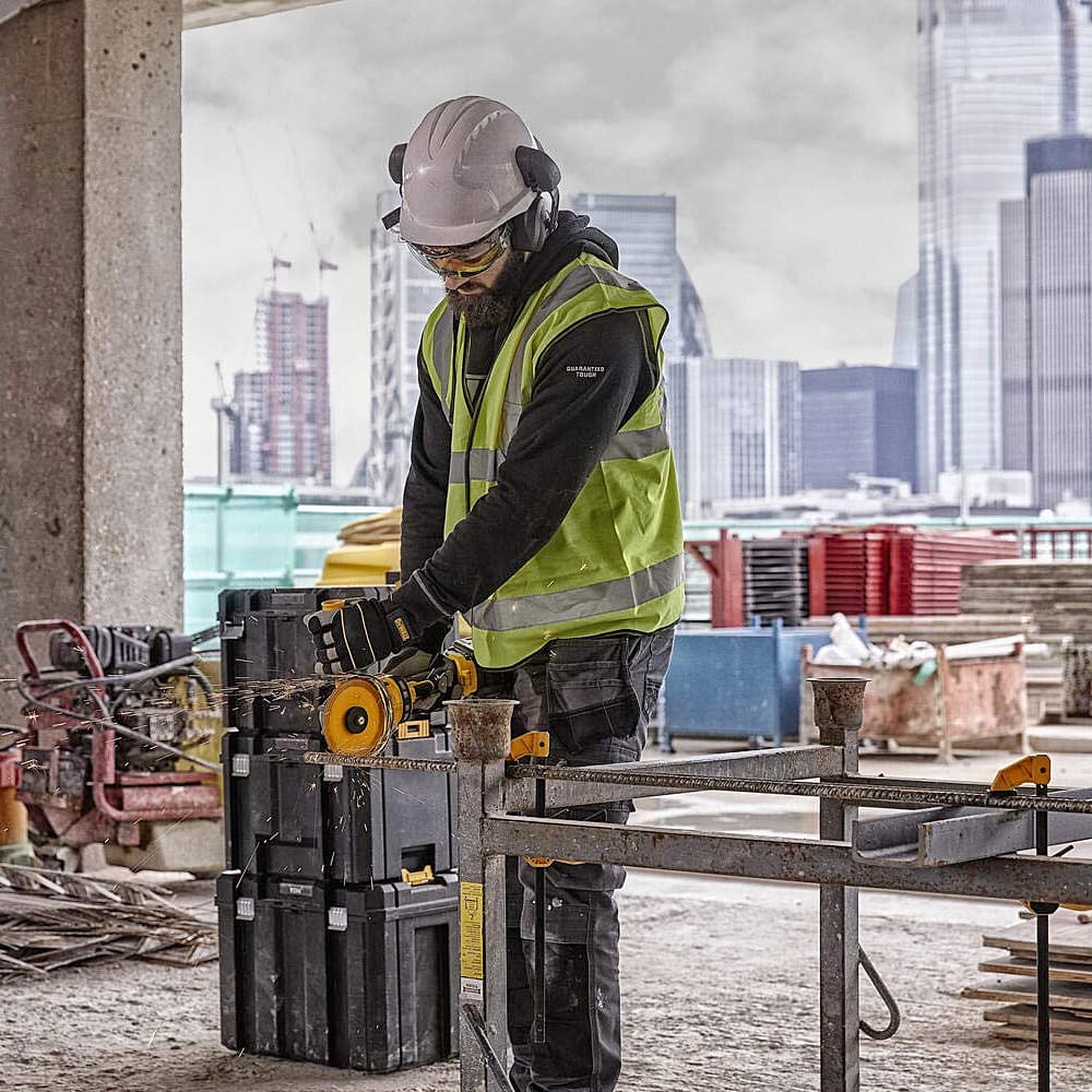 Dewalt 54V Flexvolt 125 mm Cordless Angle Grinder Kit -2x6.0 Ah Batteries Included, DCG414T2-QW