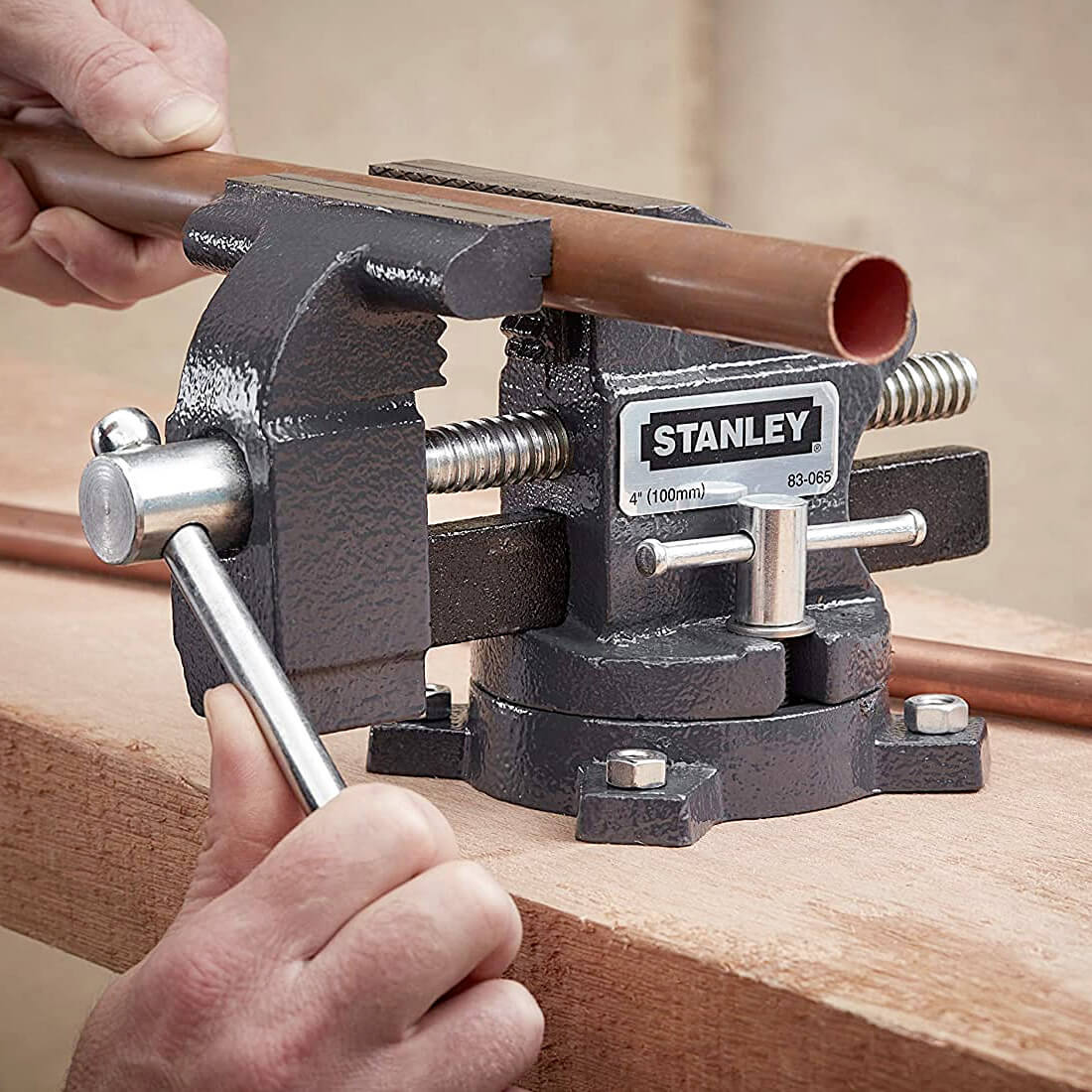 Stanley 100 mm / 4 Inch Maxsteel Light Duty Bench Vice, 1-83-065