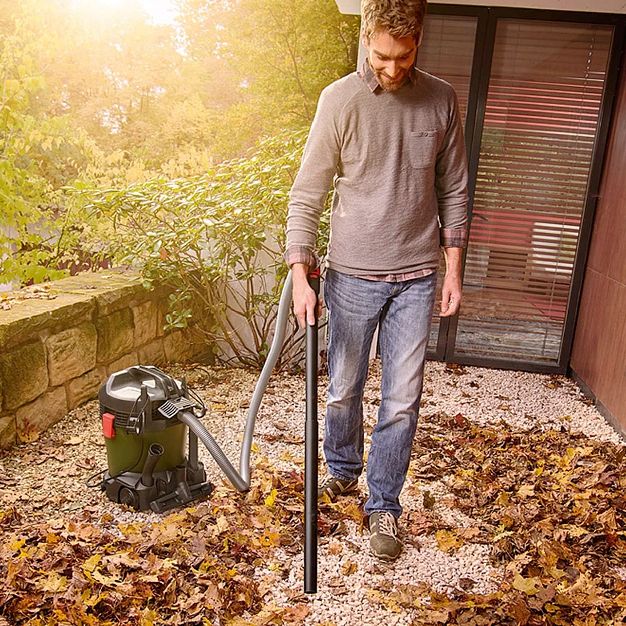Bosch 20 Litre / 1200W Wet & Dry Vacuum Cleaner With Blowing Function, AdvancedVac 20