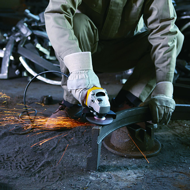 Stanley 100mm / 4 inch, 710W Angle Grinder, STGS7100