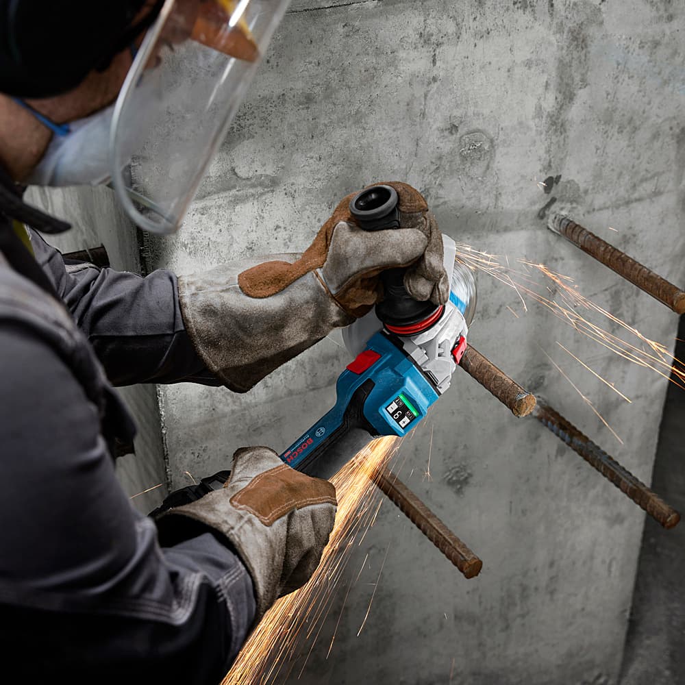 Bosch 125 mm / 5 inch 18V Professional Cordless Angle Grinder (Bare Tool), GWS 18V-15 S