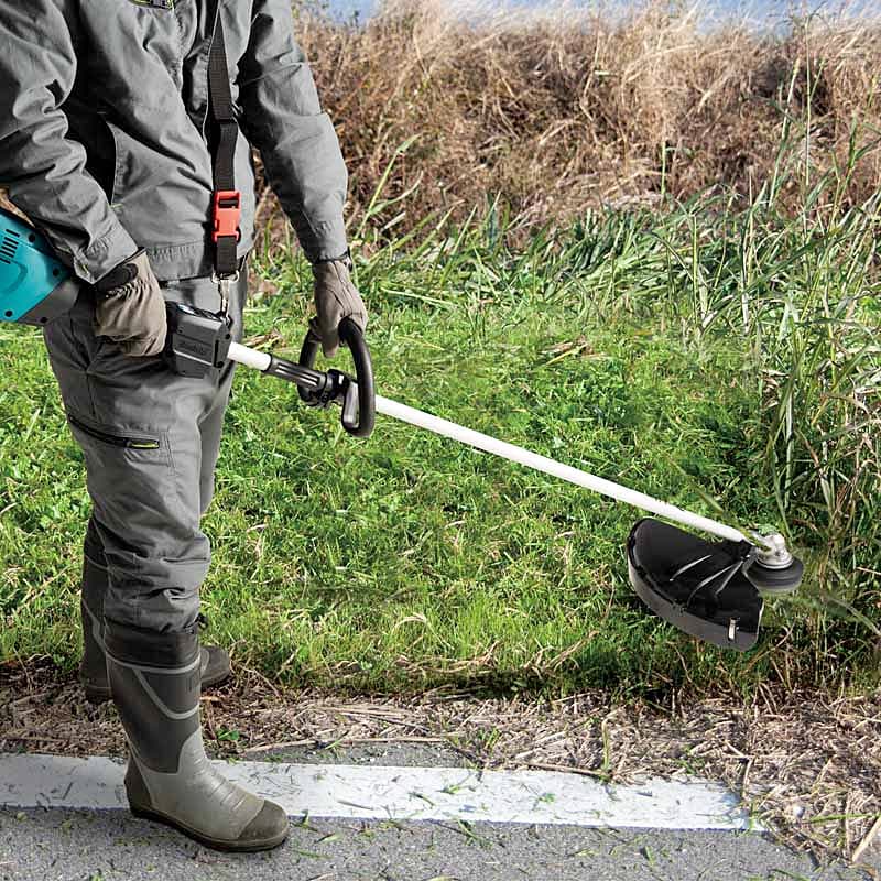 Makita 40Vmax XGT BL 3-Speed Cordless Grass Trimmer with Loop Handle (Bare Tool), UR007GZ01