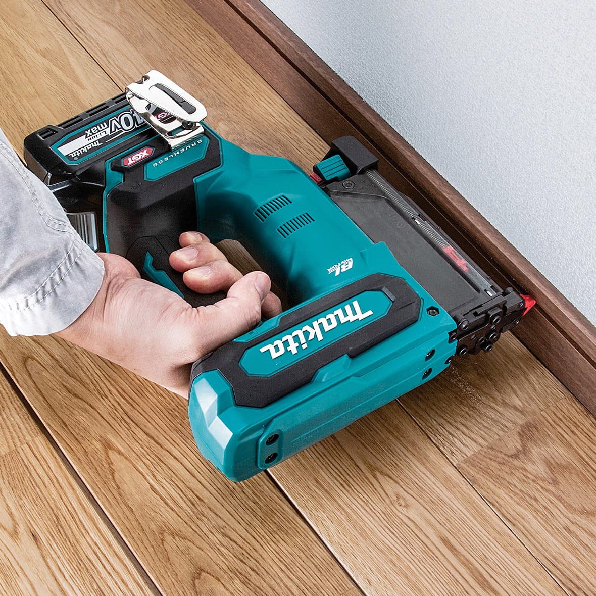 Makita 40Vmax XGT BL 35 mm (1-3/8") Cordless Pin Nailer (Bare Tool), PT001GZ