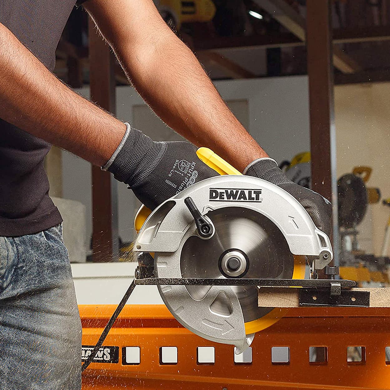 Dewalt 184mm 1350W Compact Circular Saw, DWE560B-B5