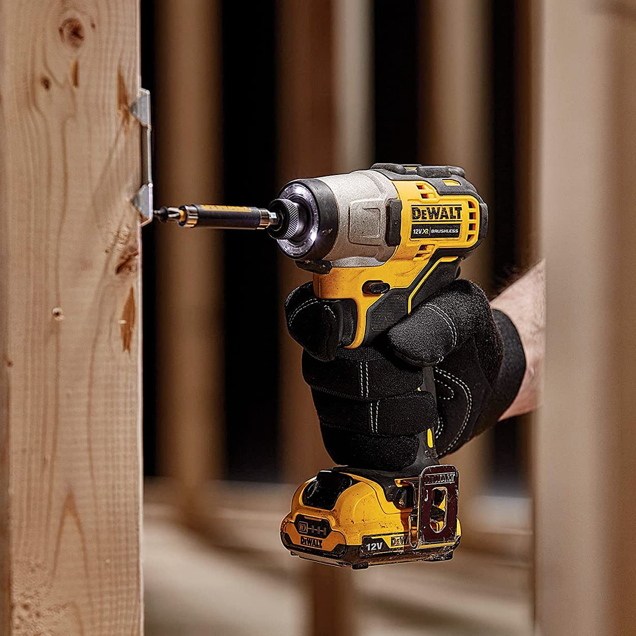 Dewalt XTREME 12V Li-ion Sub-Compact Series Cordless 1/4" Impact Driver with Brushless Motor 2x 2Ah Batteries Included, DCF801D2-QW