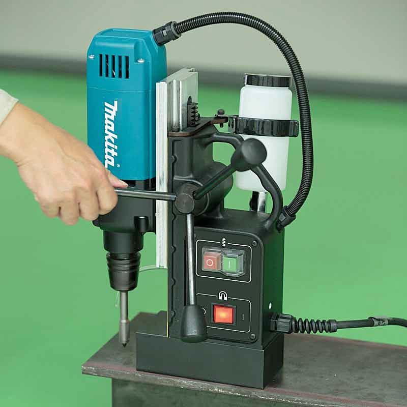 Makita 35 mm (1-3/8") / 1050W Magnetic Drill, HB350