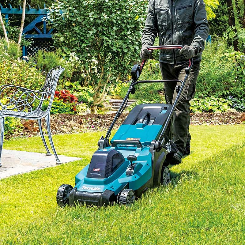 Makita 40Vmax XGT BL 43 cm (17") Cordless Lawn Mower with Rapid Charger & 1 Pcs 4.0Ah Battery, LM004GM103