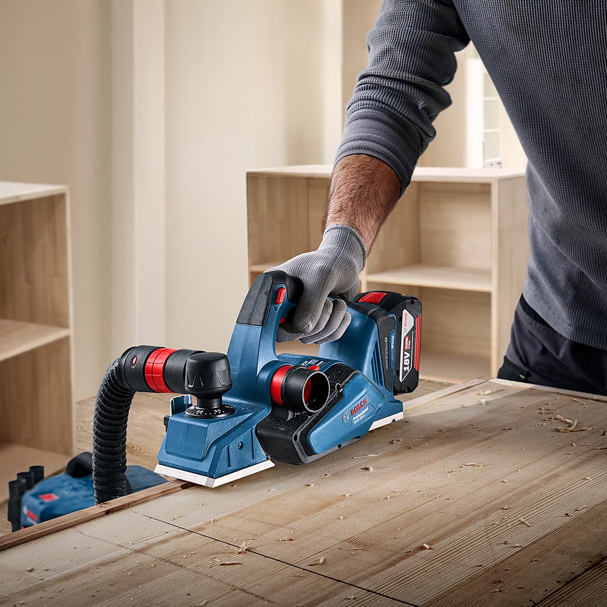 Bosch 18V / 0 - 2.6 mm Professional Cordless Planer (Bare Tool), GHO 185-LI