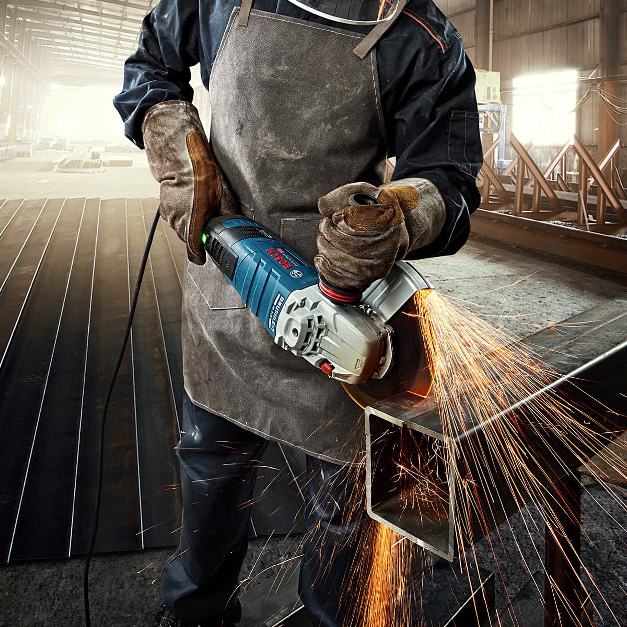 Bosch 180mm / 7 inch 2800W Professional Angle Grinder With Brushless Motor, GWS 30-180 B