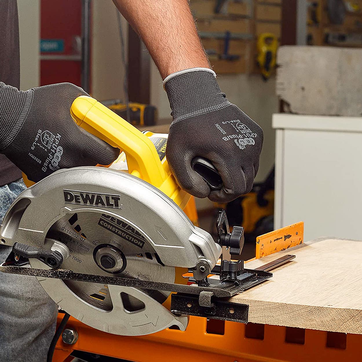 Dewalt 184mm 1350W Compact Circular Saw, DWE560B-B5