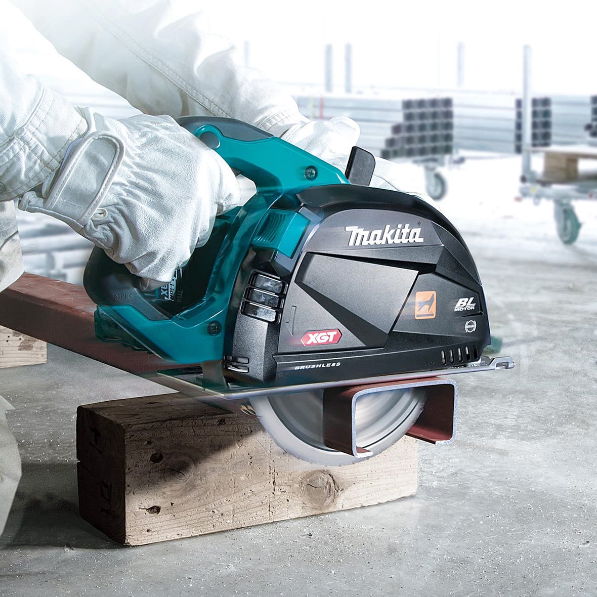Makita 40Vmax XGT BL 185 mm (7-1/4") Cordless Metal Cutter with Electric Brake & Twin LED Lights (Bare Tool), CS002GZ