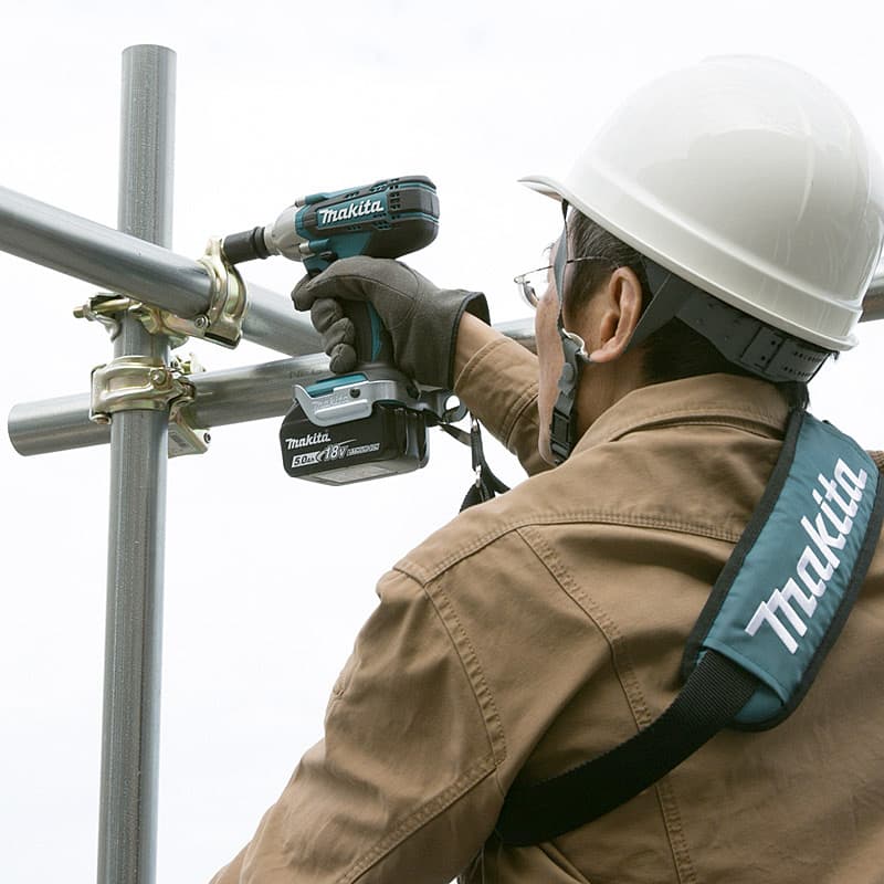 Makita 18V LXT Li-Ion 190 Nm Cordless Impact Wrench with Rapid Charger & 1 Pcs 3.0Ah Batteries, DTW190SFX7