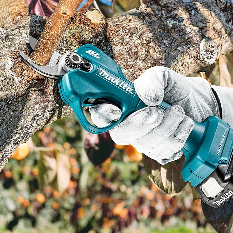 Makita 12Vmax CXT BL 25 mm (1") Cordless Pruning Shear with Rapid Charger & 1 Pcs 4.0Ah Battery, UP100DSMJ