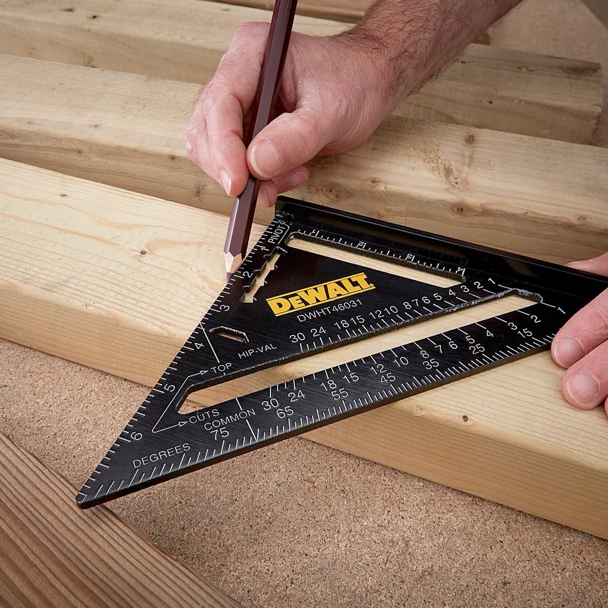 Dewalt 7 Inch / 177 mm Premium Rafter Square, DWHT46031-0